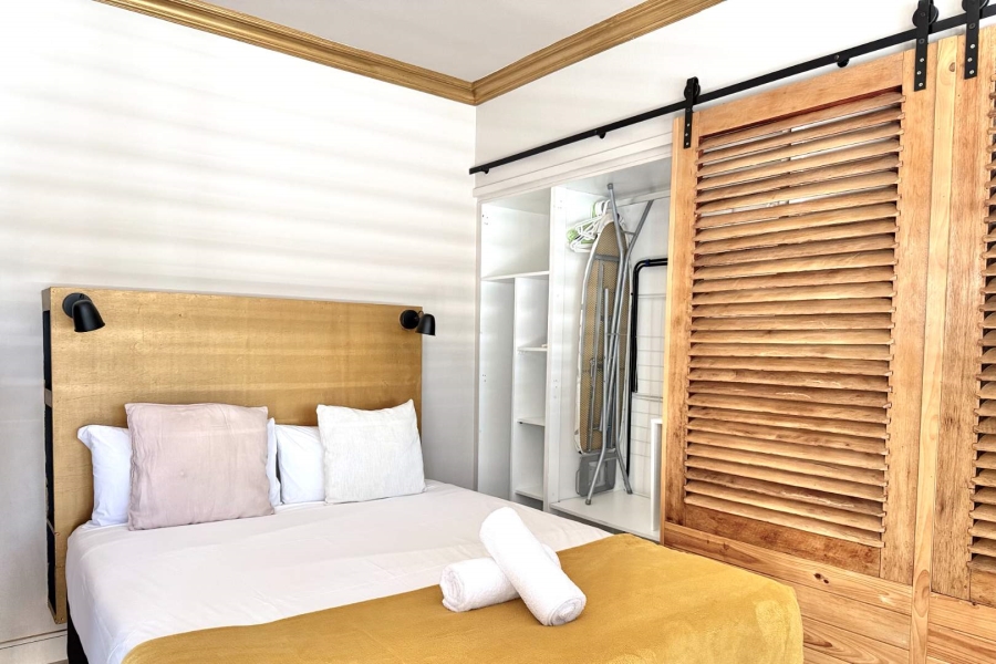 1 Bedroom Property for Sale in Sea Point Western Cape